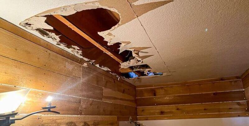 Water damage to a ceiling (for Plumber Near Me)